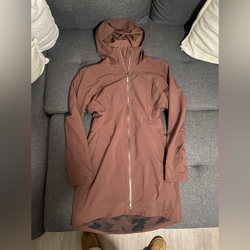 Lululemon rain rebel jacket